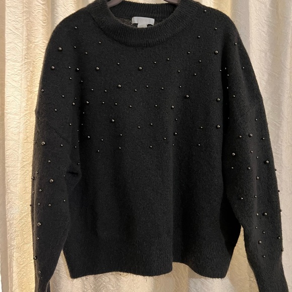 2 Gently Worn H&M sweaters - Picture 2 of 5